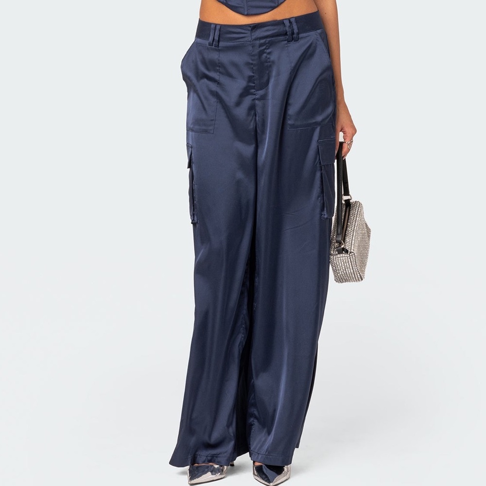 Edikted Women’s Kelsey Satin Trousers Size Small Navy Blue Cargo Pants BNWOT - Picture 4 of 16